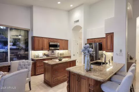 Kitchen - 2017 E Granite View Dr, Phoenix, AZ 85048 photo 6 of 6