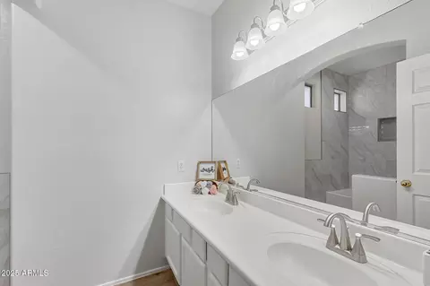 Bath - 1464 E Harrison St, Gilbert, AZ 85295 photo 2 of 4