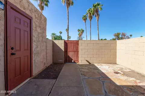 Exterior - 6756 W Devonshire Ave, Phoenix, AZ 85033 photo 4 of 4