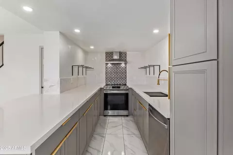 Kitchen - 6756 W Devonshire Ave, Phoenix, AZ 85033 photo 2 of 2