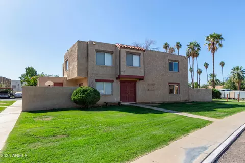 Exterior - 6756 W Devonshire Ave, Phoenix, AZ 85033 photo 2 of 4