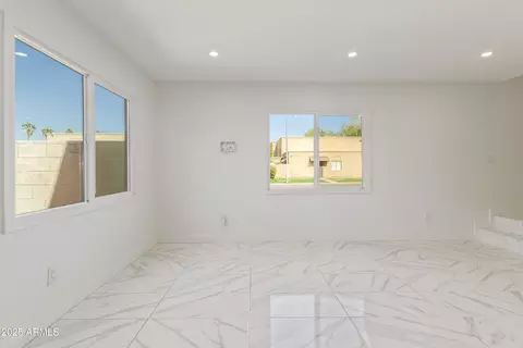 Living - 6756 W Devonshire Ave, Phoenix, AZ 85033 photo 2 of 3
