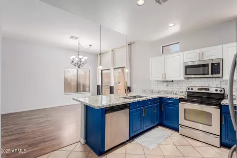 Kitchen - 7204 S Golfside Ln, Phoenix, AZ 85042 photo 2 of 3
