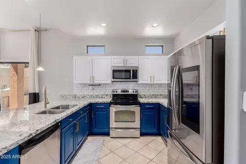 Kitchen - 7204 S Golfside Ln, Phoenix, AZ 85042 photo 3 of 3