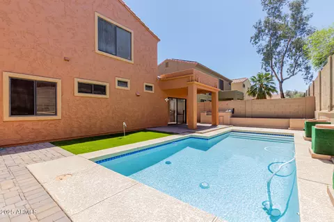 Exterior - 7204 S Golfside Ln, Phoenix, AZ 85042 photo 2 of 2