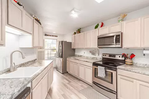10617 W Granada Dr, Sun City, AZ 85373