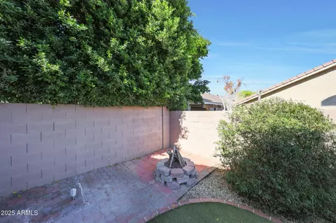 Exterior - 2126 Escuda Rd, Phoenix, AZ 85024 photo 11 of 14