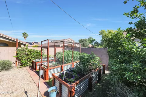 Exterior - 2126 Escuda Rd, Phoenix, AZ 85024 photo 3 of 14