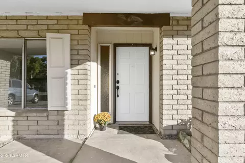 5208 W Shangri La Rd, Glendale, AZ 85304