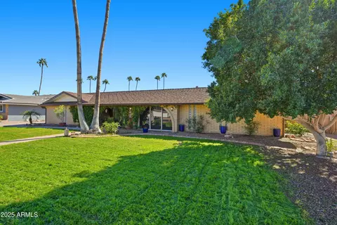 19 E Canterbury Ct, Phoenix, AZ 85022