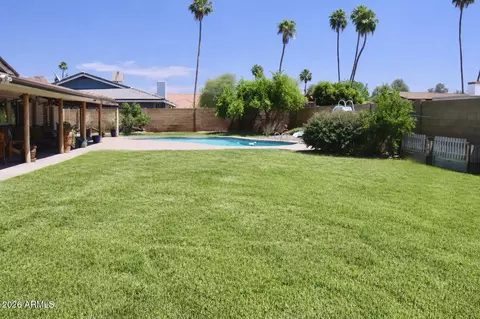 19 E Canterbury Ct, Phoenix, AZ 85022