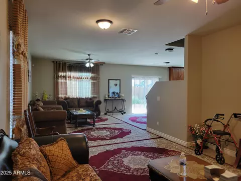 Living - 7439 W Wolf St, Phoenix, AZ 85033 photo 2 of 4