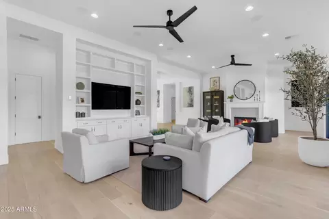 Living - 2580 E Country Shadows St, Gilbert, AZ 85298 photo 2 of 3