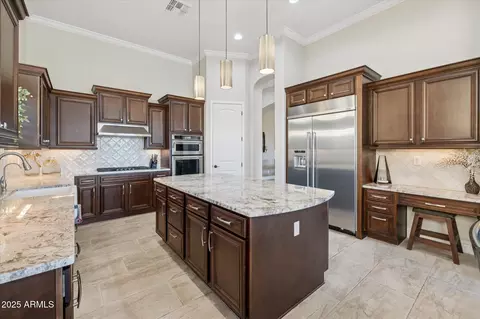 Kitchen - 2052 N Steele Cir, Mesa, AZ 85207 photo 3 of 4