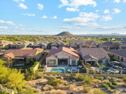 View/Area - 2052 N Steele Cir, Mesa, AZ 85207 photo 6 of 15