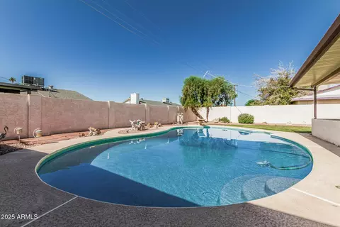 Exterior - 4026 N 77th Dr, Phoenix, AZ 85033 photo 7 of 7