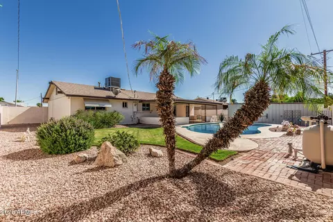 Exterior - 4026 N 77th Dr, Phoenix, AZ 85033 photo 5 of 7