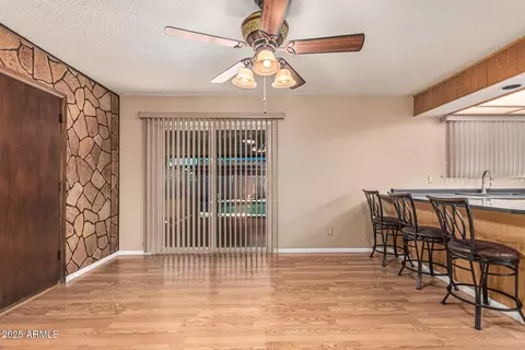 Dining - 4026 N 77th Dr, Phoenix, AZ 85033 photo 1 of 1
