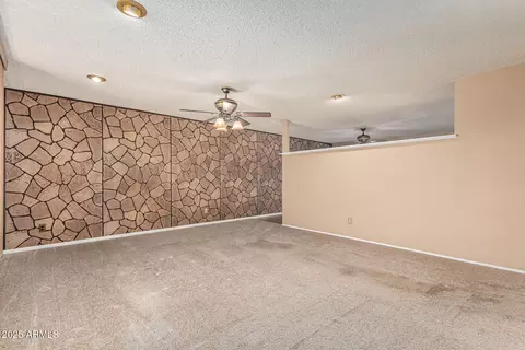Living - 4026 N 77th Dr, Phoenix, AZ 85033 photo 2 of 3