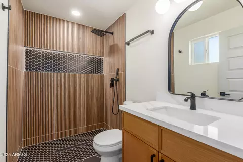 Bath - 2236 E Des Moines Cir, Mesa, AZ 85213 photo 1 of 6