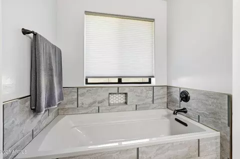 Bath - 1752 E Gable Ave, Mesa, AZ 85204 photo 2 of 6