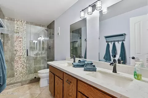 Bath - 1752 E Gable Ave, Mesa, AZ 85204 photo 6 of 6