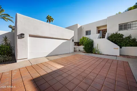 2953 E Rose Ln, Phoenix, AZ 85016