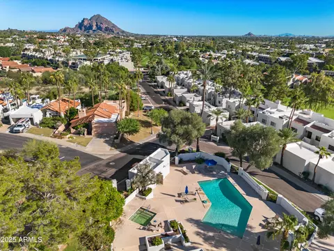 View/Area - 2953 E Rose Ln, Phoenix, AZ 85016 photo 6 of 10