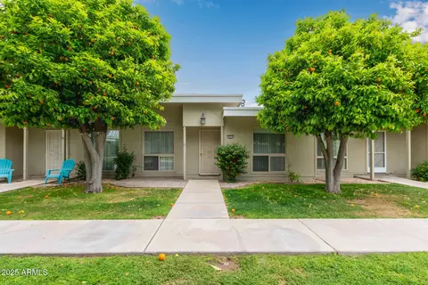 10050 W Lancaster Dr, Sun City, AZ 85351
