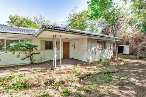 Exterior - 6801 N 2nd Pl, Phoenix, AZ 85012 photo 1 of 4