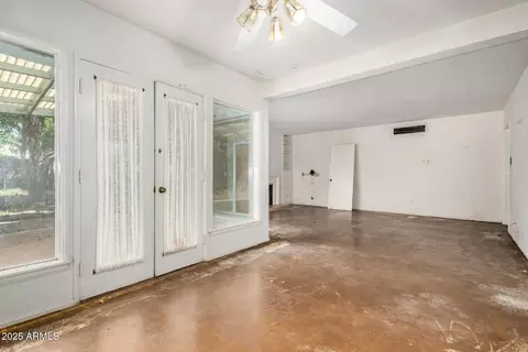 Living - 6801 N 2nd Pl, Phoenix, AZ 85012 photo 2 of 2