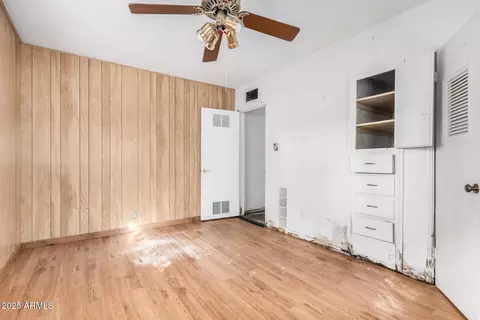 Bedroom - 6801 N 2nd Pl, Phoenix, AZ 85012 photo 7 of 9