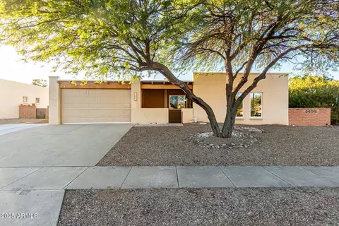 1520 S Abrego Dr, Green Valley, AZ 85614