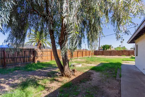 Exterior - 5902 W Wolf St, Phoenix, AZ 85033 photo 4 of 7