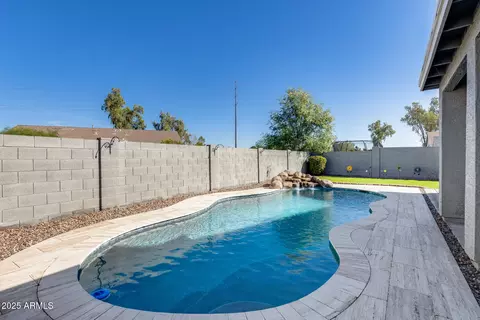 Exterior - 2714 E Del Rio St, Gilbert, AZ 85295 photo 3 of 8