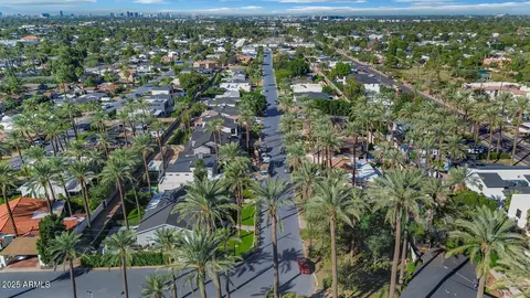 View/Area - 4240 E Sells Dr, Phoenix, AZ 85018 photo 4 of 8