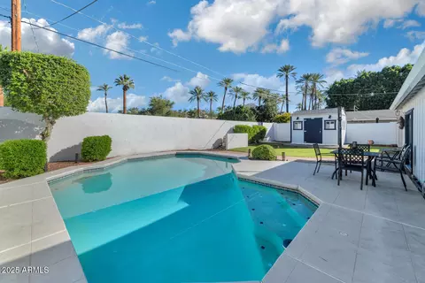 Exterior - 4240 E Sells Dr, Phoenix, AZ 85018 photo 3 of 7