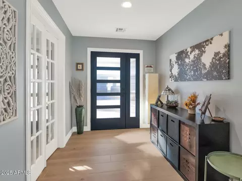 Entry Way - 4240 E Sells Dr, Phoenix, AZ 85018 photo 1 of 2