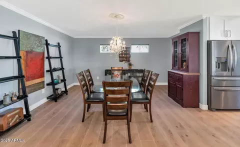 Dining - 4240 E Sells Dr, Phoenix, AZ 85018 photo 1 of 1