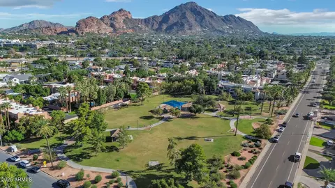 View/Area - 4240 E Sells Dr, Phoenix, AZ 85018 photo 5 of 8