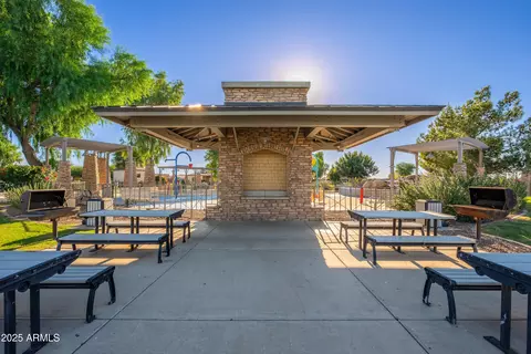 View/Area - 724 E Lark St #102, Gilbert, AZ 85297 photo 13 of 17