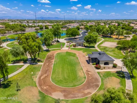 View/Area - 724 E Lark St #102, Gilbert, AZ 85297 photo 6 of 17