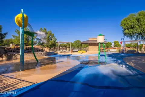 View/Area - 724 E Lark St #102, Gilbert, AZ 85297 photo 11 of 17