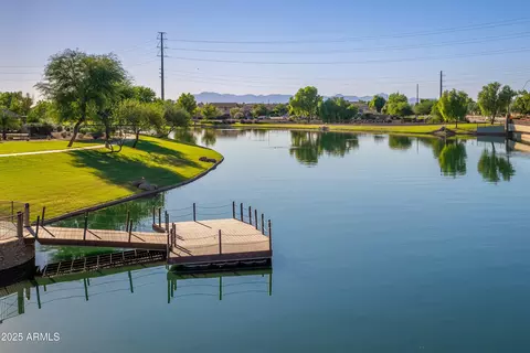 View/Area - 724 E Lark St #102, Gilbert, AZ 85297 photo 12 of 17