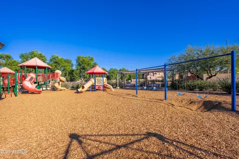 View/Area - 724 E Lark St #102, Gilbert, AZ 85297 photo 9 of 17
