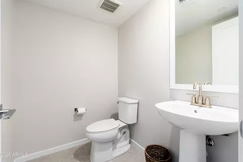 Bath - 724 E Lark St #102, Gilbert, AZ 85297 photo 1 of 1