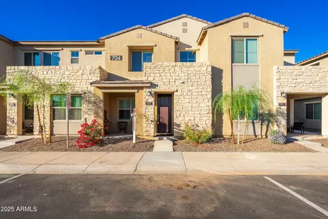724 E Lark St #102, Gilbert, AZ 85297