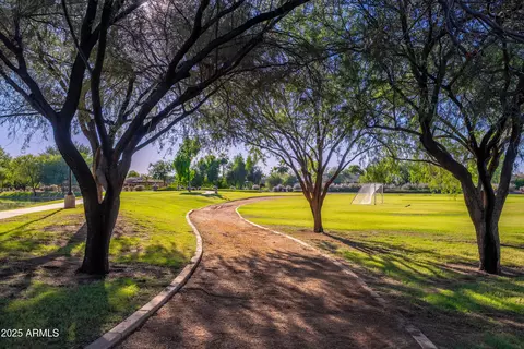 View/Area - 724 E Lark St #102, Gilbert, AZ 85297 photo 16 of 17