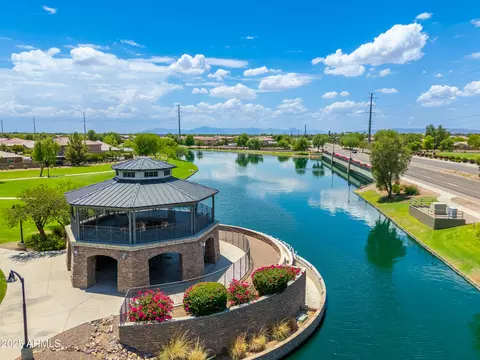 View/Area - 724 E Lark St #102, Gilbert, AZ 85297 photo 2 of 17
