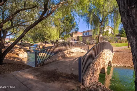 View/Area - 724 E Lark St #102, Gilbert, AZ 85297 photo 15 of 17